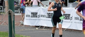 Złoto dla Aleksandry Andryszak ze Świnoujścia podczas startów JBL Triathlon Sieraków 2025